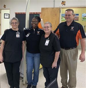 school lunch workers